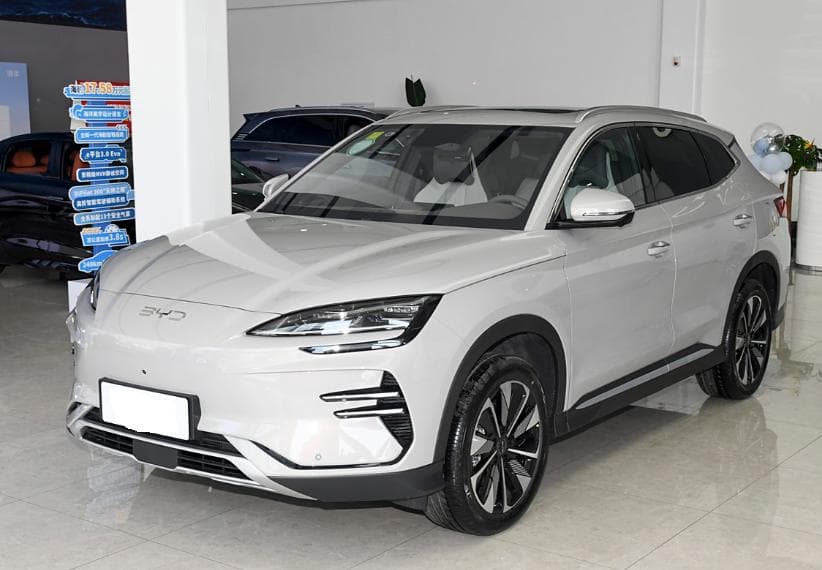 2025 BYD Yuan Plus Glory electric SUV showcasing modern aerodynamic design, LED lighting, and smart EV technology with a 510KM driving range suitable for urban and long-distance driving.