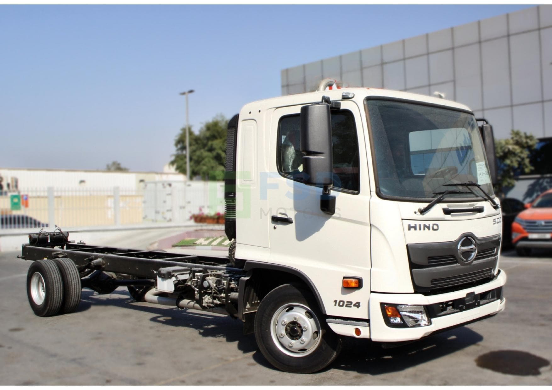 2024 Hino 500 FD 1024 medium-duty truck reviewed by FSD Motors in Dubai, highlighting its reliable 10.4-ton payload capacity, durable chassis design, and efficient performance for everyday logistics and commercial transport operations